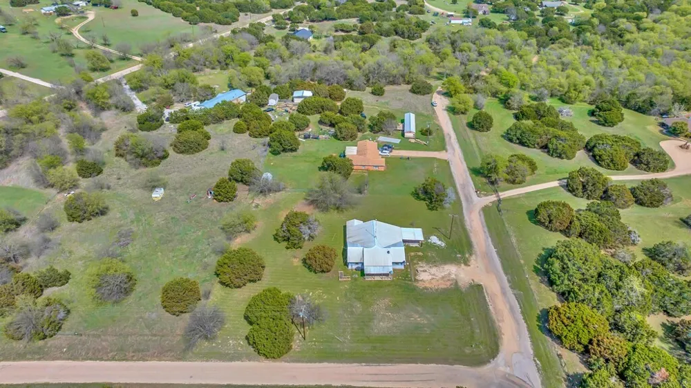 105 County Road 3590 China Spring, TX 76633