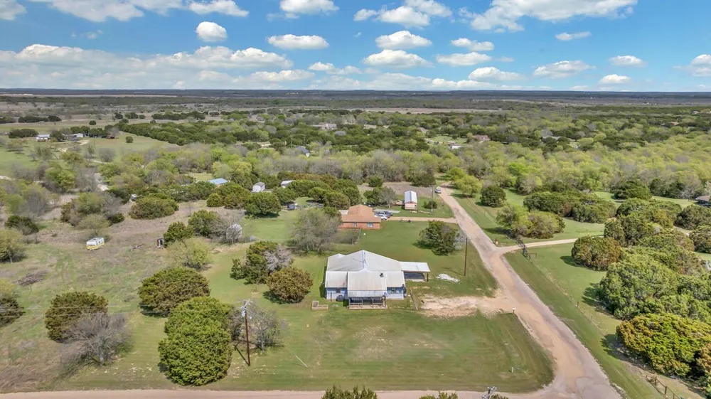 105 County Road 3590 China Spring, TX 76633