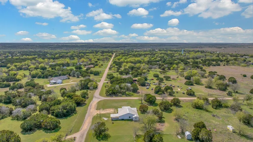 105 County Road 3590 China Spring, TX 76633