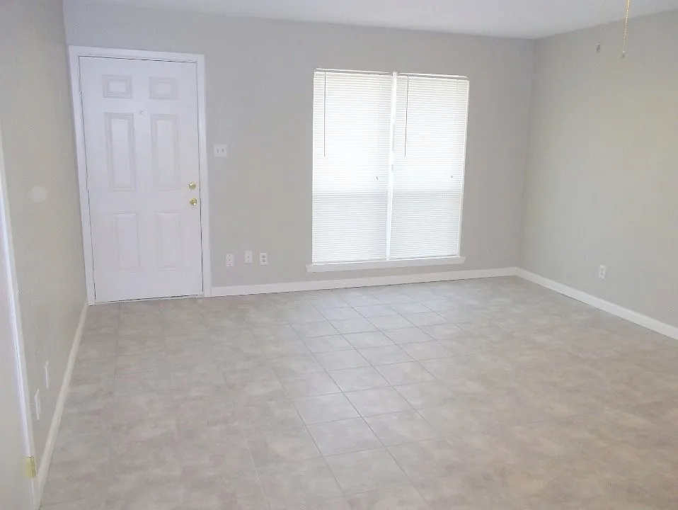 1502 Cardinal Drive Ennis, TX 75119
