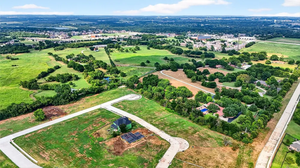 1712 Heritage Knoll Drive Sherman, TX 75092