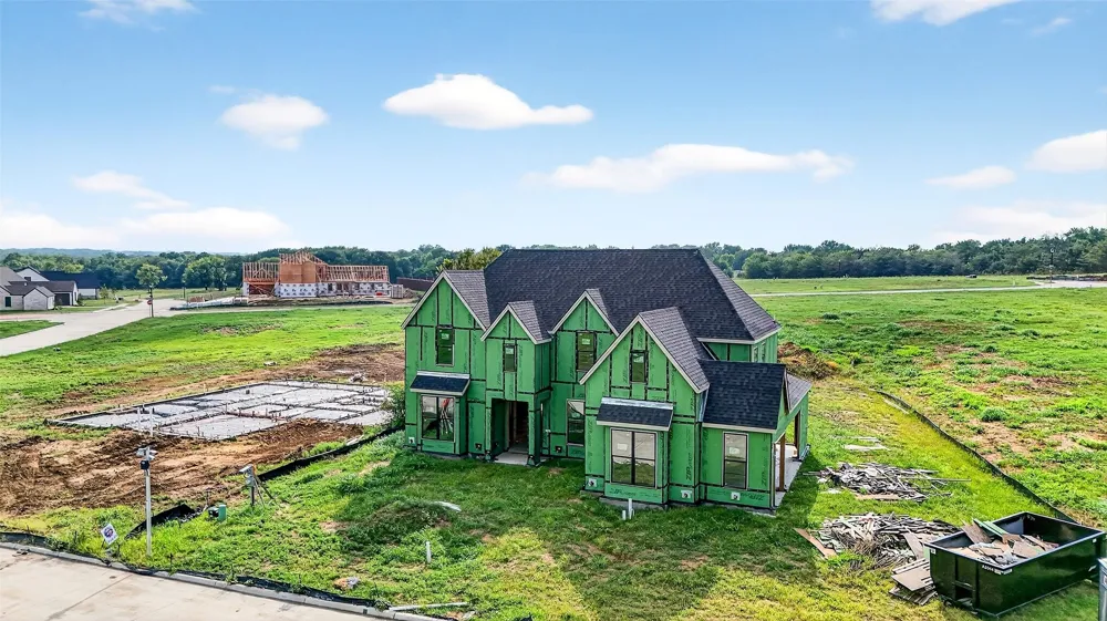1712 Heritage Knoll Drive Sherman, TX 75092