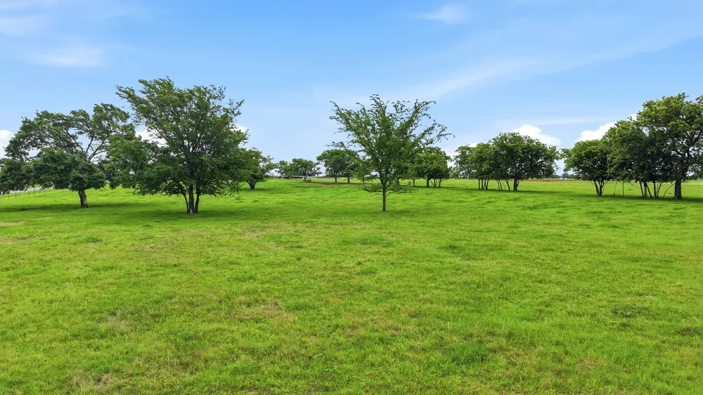 10 Graham Grove Road Collinsville, TX 76233