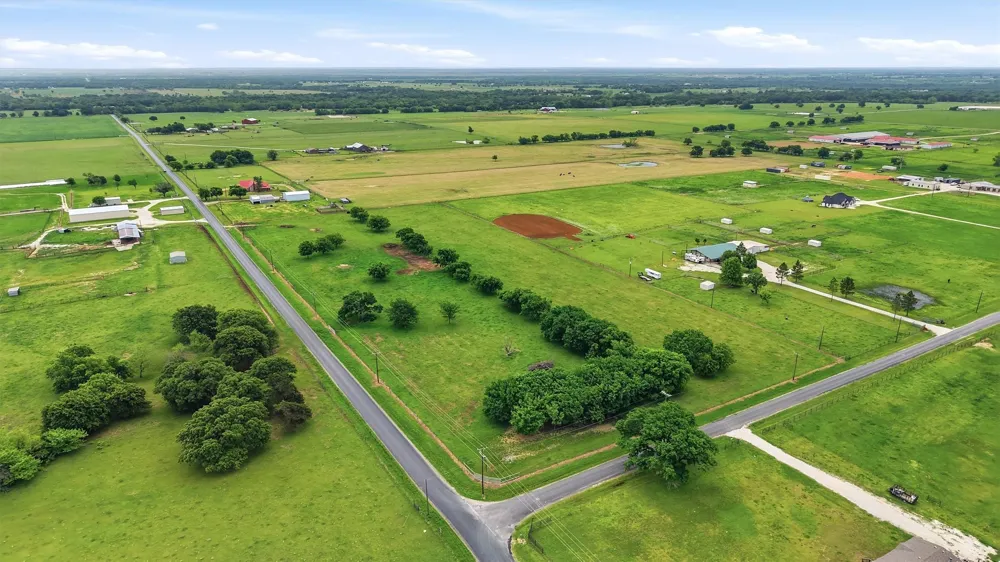 10 Graham Grove Road Collinsville, TX 76233