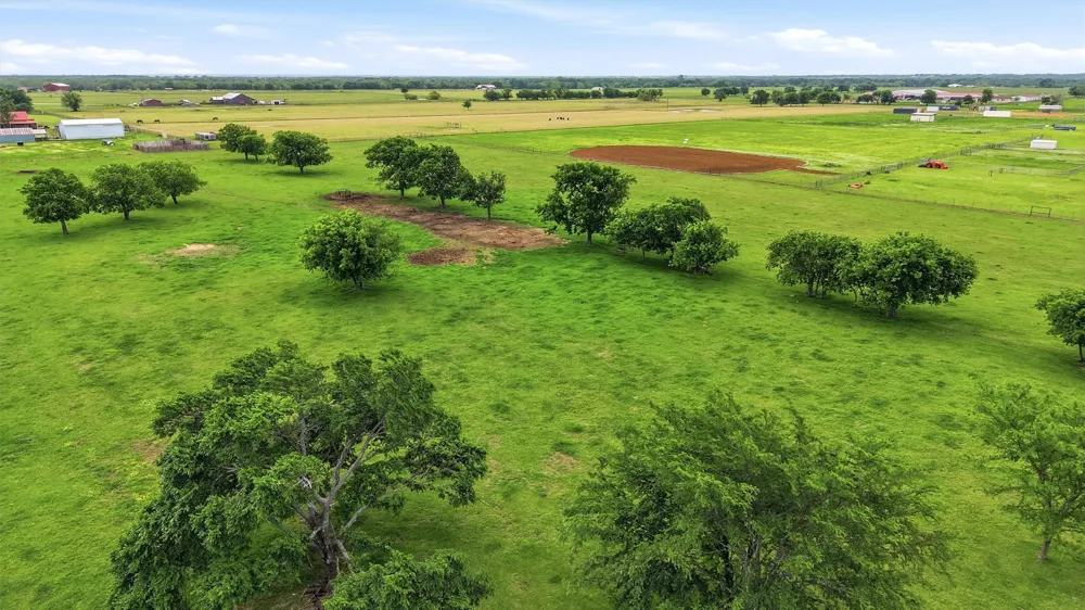 10 Graham Grove Road Collinsville, TX 76233