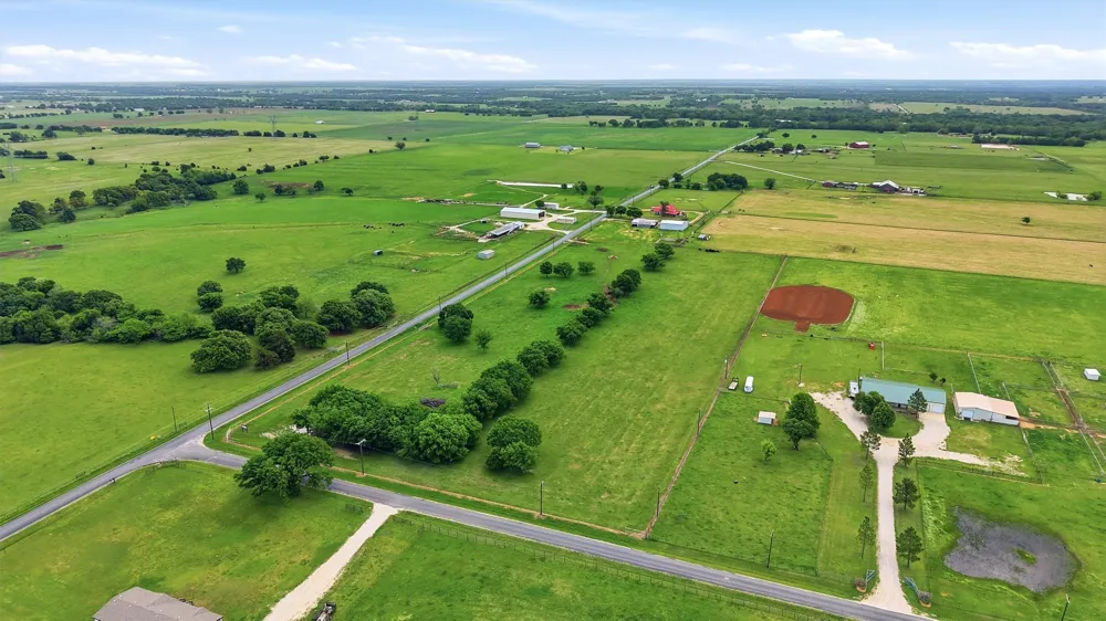 10 Graham Grove Road Collinsville, TX 76233