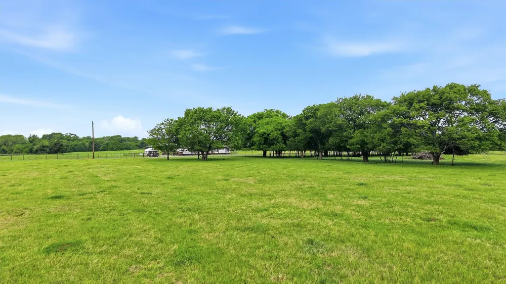 10 Graham Grove Road Collinsville, TX 76233
