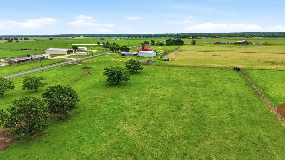 10 Graham Grove Road Collinsville, TX 76233