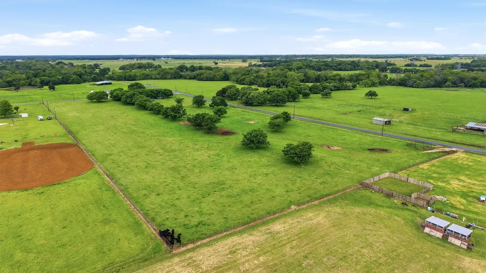10 Graham Grove Road Collinsville, TX 76233