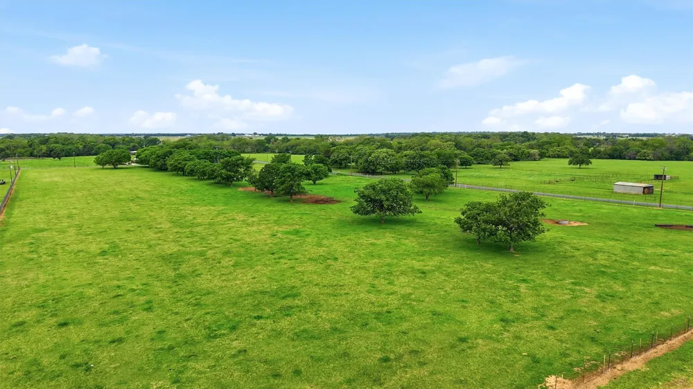 10 Graham Grove Road Collinsville, TX 76233
