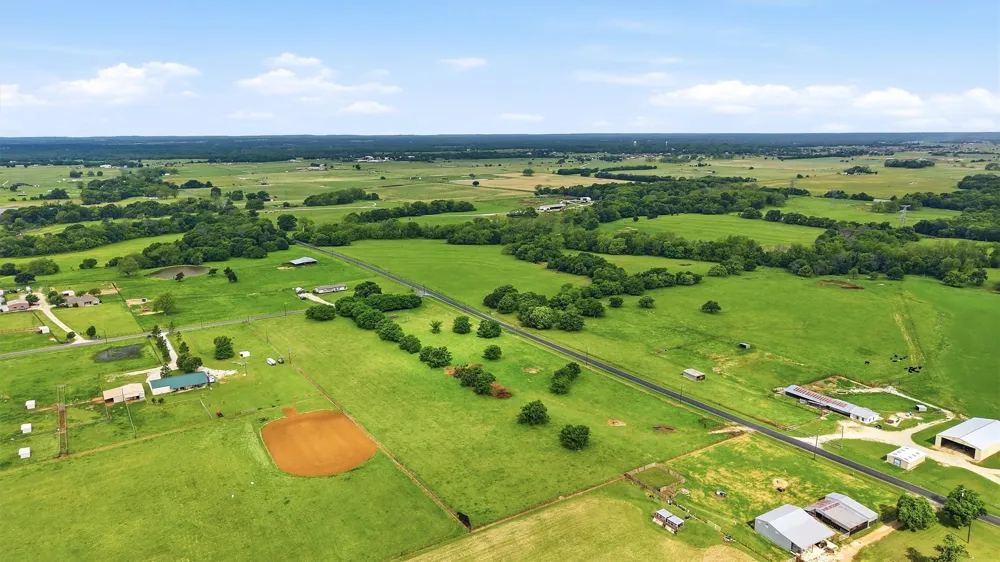 10 Graham Grove Road Collinsville, TX 76233