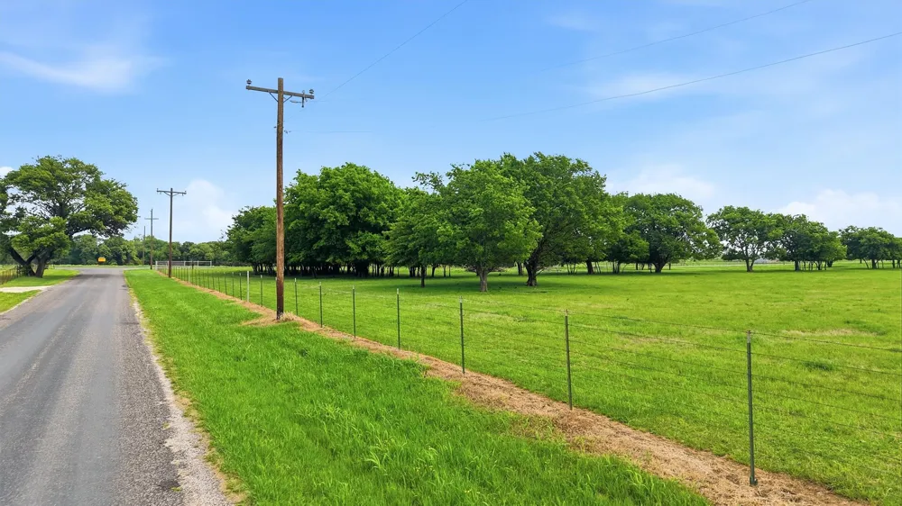10 Graham Grove Road Collinsville, TX 76233