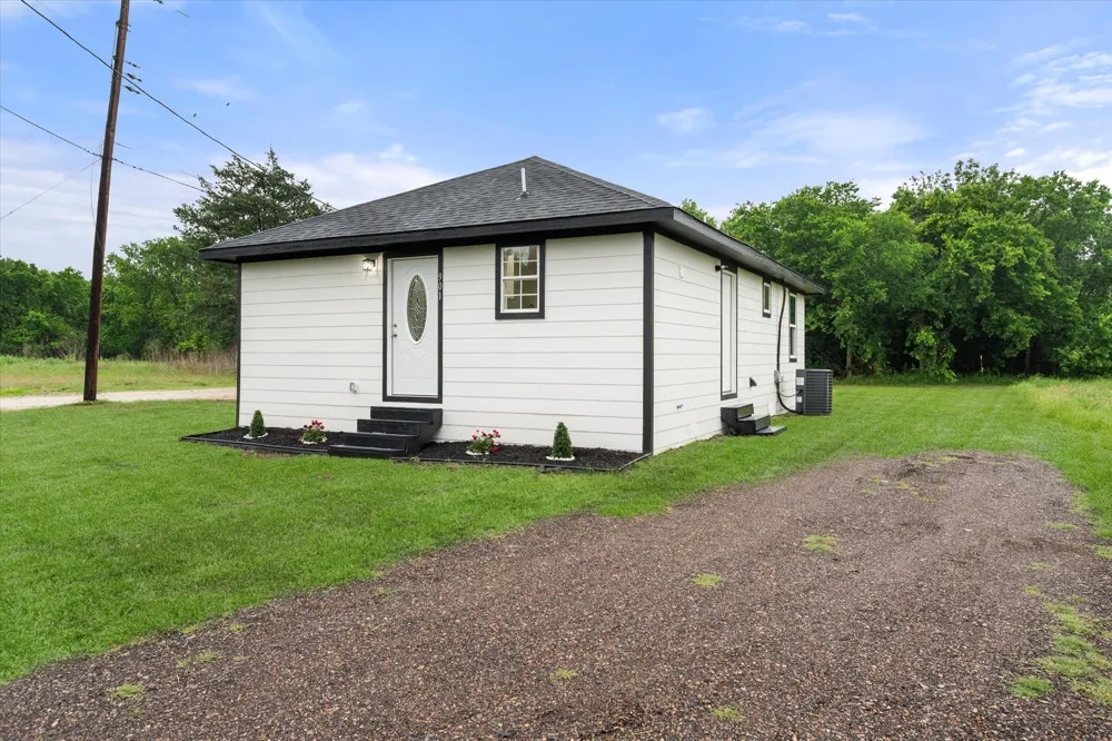 901 S 3rd Dawson, TX 76639