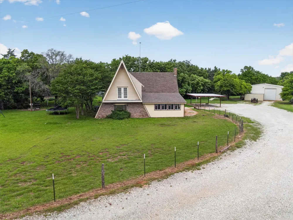 1276 County Road 1480 Alvord, TX 76225
