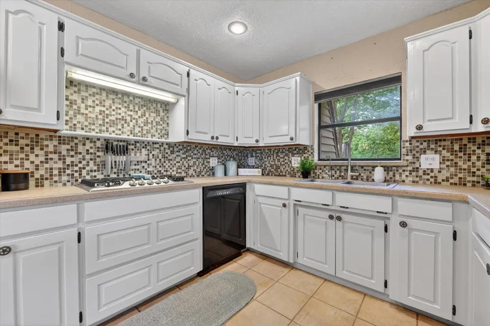 1276 County Road 1480 Alvord, TX 76225