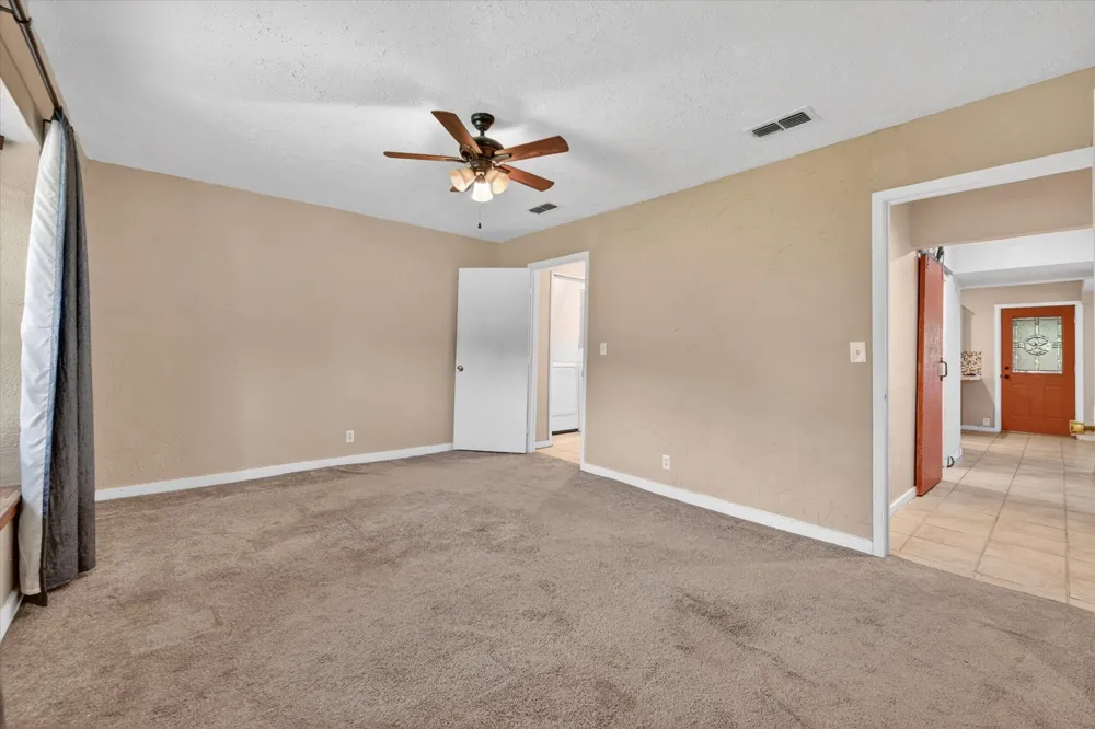 1276 County Road 1480 Alvord, TX 76225