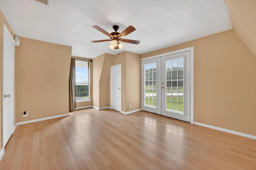 1276 County Road 1480 Alvord, TX 76225