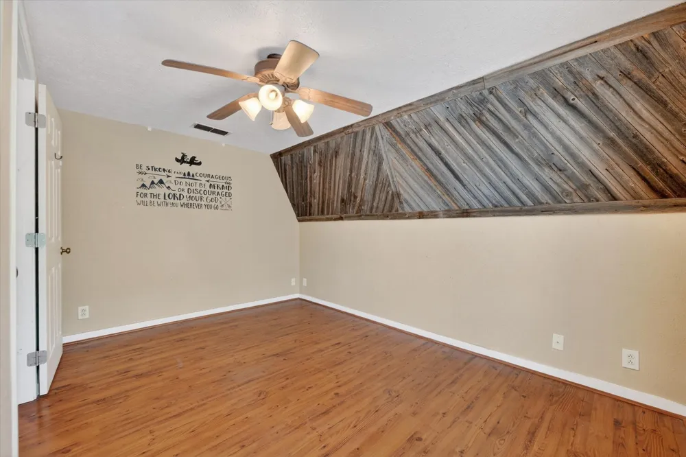 1276 County Road 1480 Alvord, TX 76225
