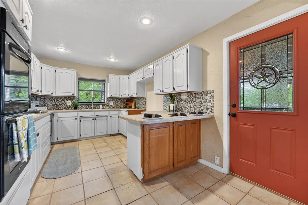 1276 County Road 1480 Alvord, TX 76225