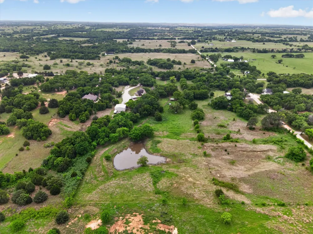 1276 County Road 1480 Alvord, TX 76225