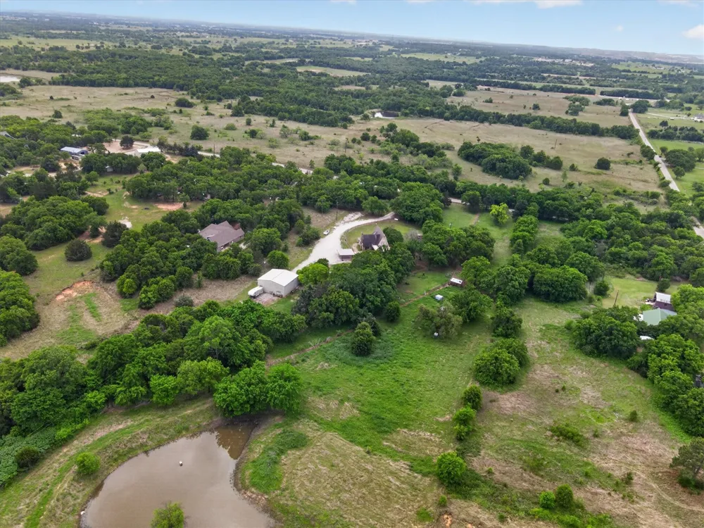 1276 County Road 1480 Alvord, TX 76225