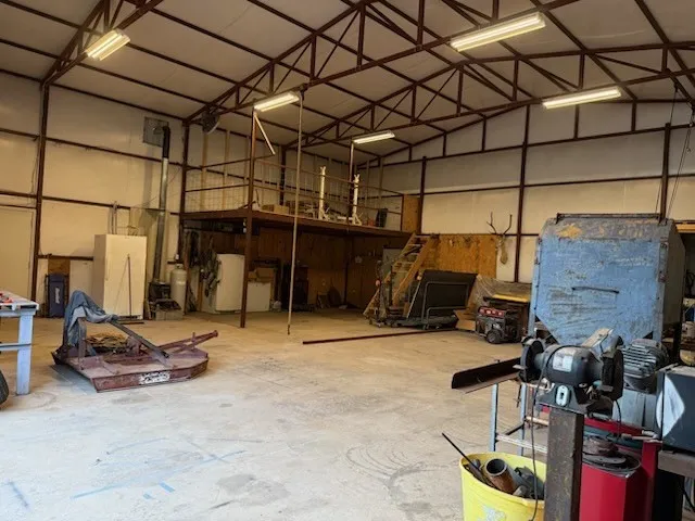 1276 County Road 1480 Alvord, TX 76225