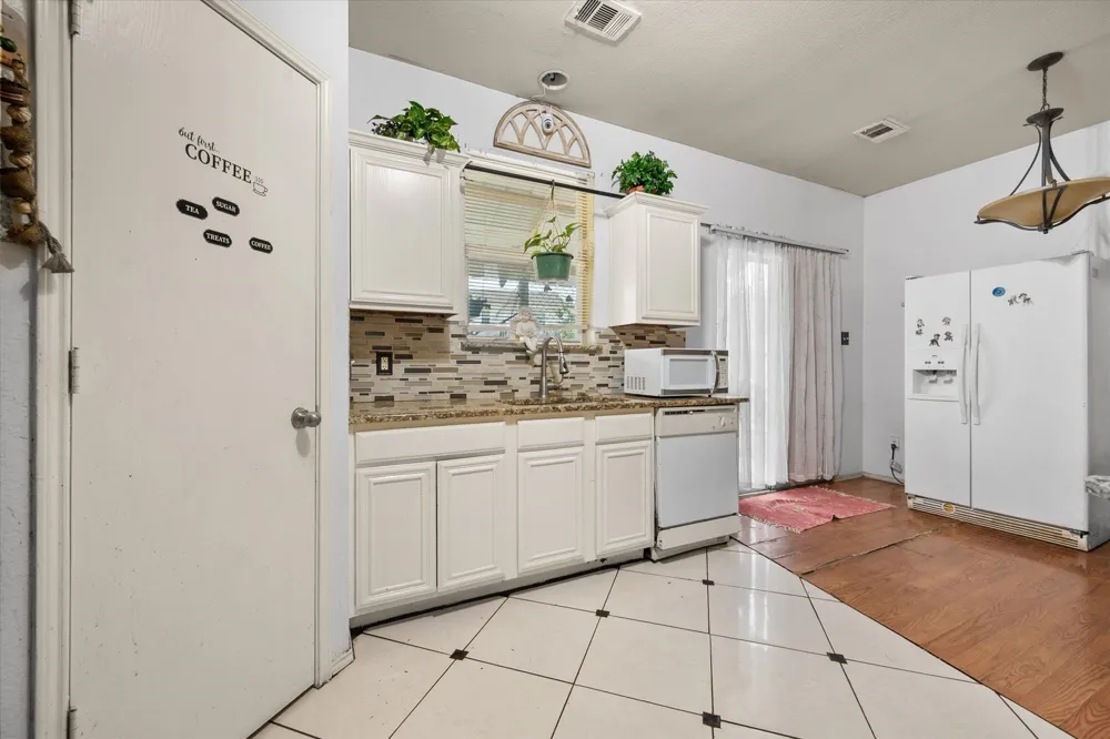 3005 Ronay Drive Forest Hill, TX 76140