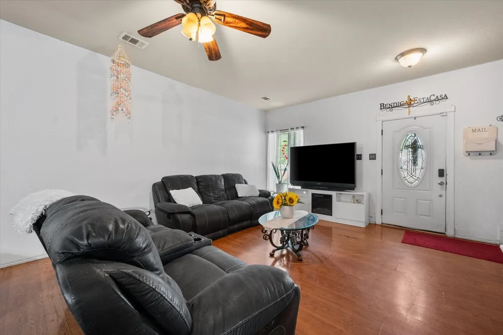 3005 Ronay Drive Forest Hill, TX 76140