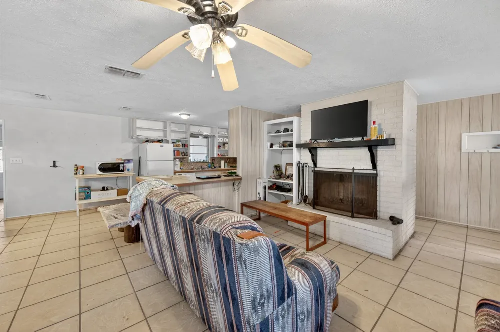 7601 CR 3700 Murchison, TX 75778