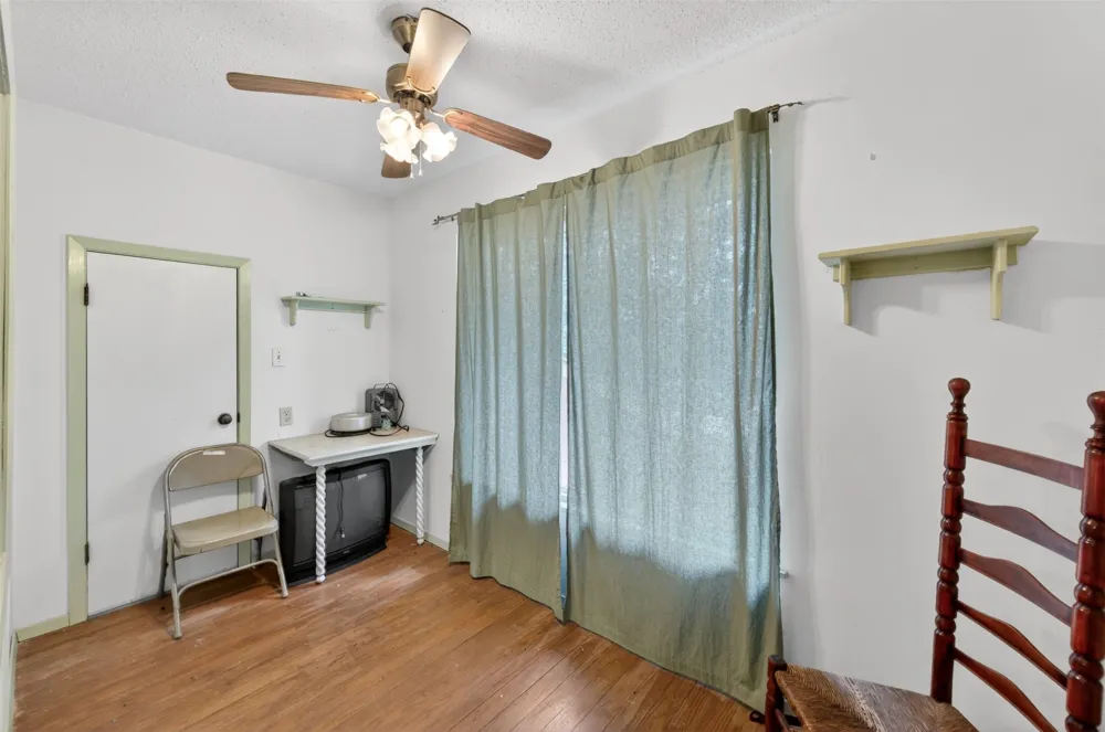 7601 CR 3700 Murchison, TX 75778