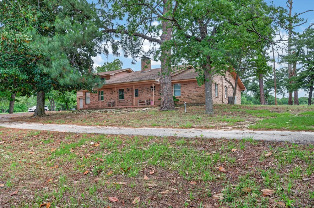 7601 CR 3700 Murchison, TX 75778