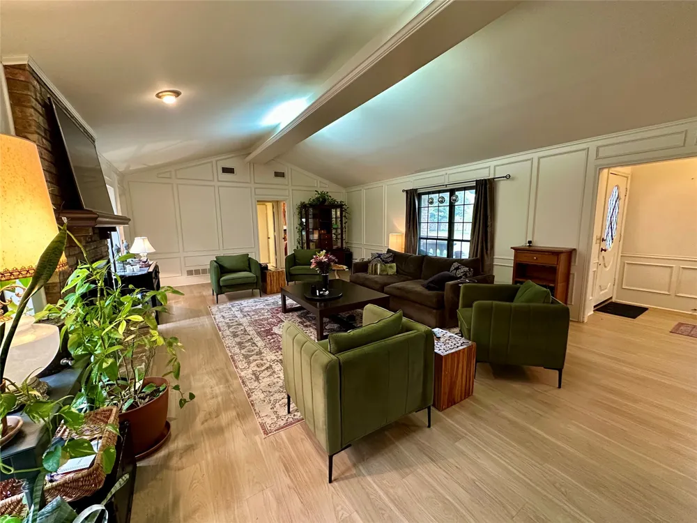 7145 Crooked Oak Drive Dallas, TX 75248