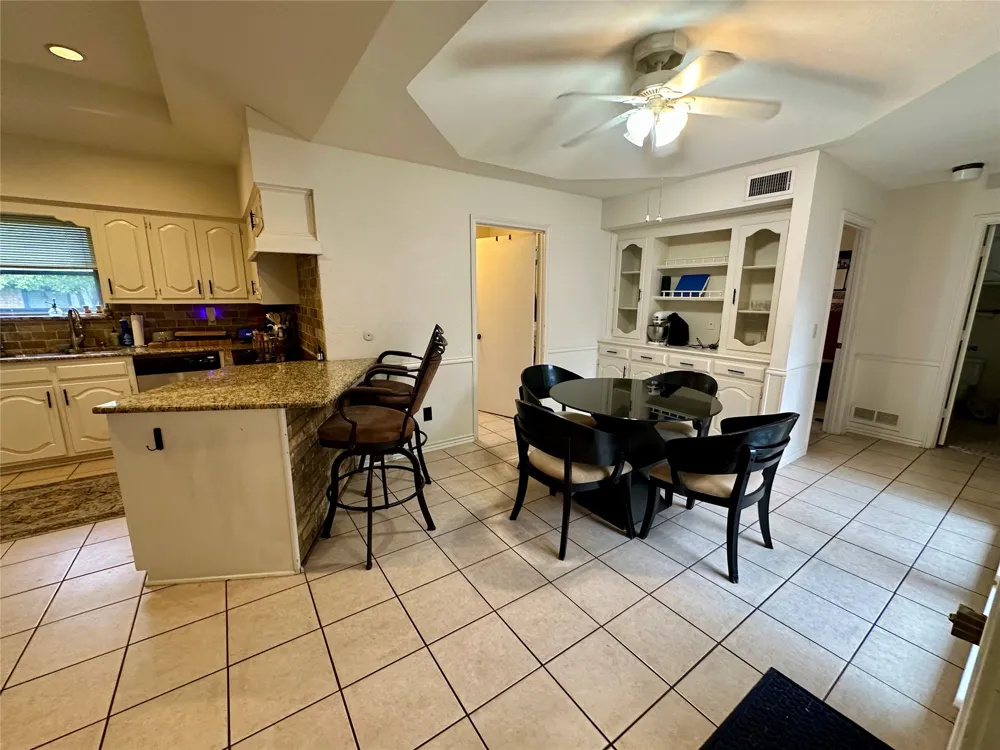 7145 Crooked Oak Drive Dallas, TX 75248