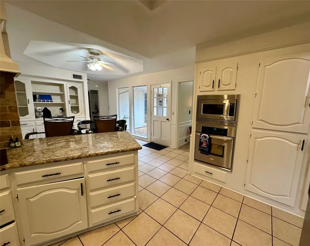 7145 Crooked Oak Drive Dallas, TX 75248