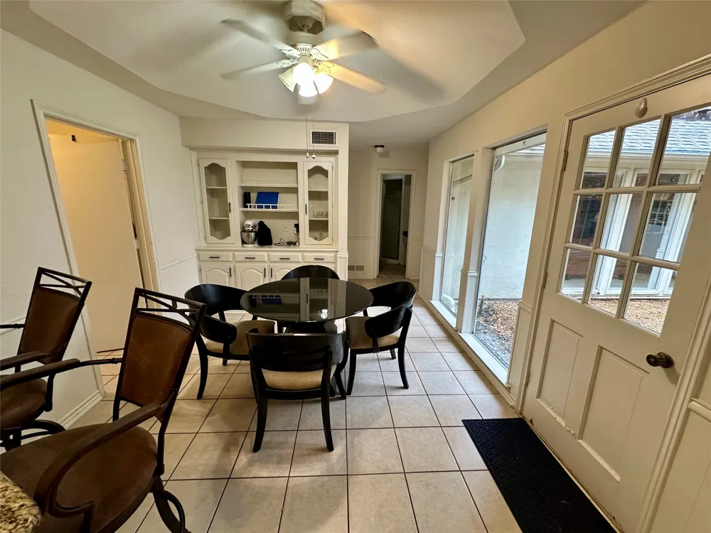 7145 Crooked Oak Drive Dallas, TX 75248