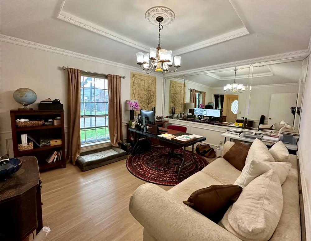 7145 Crooked Oak Drive Dallas, TX 75248