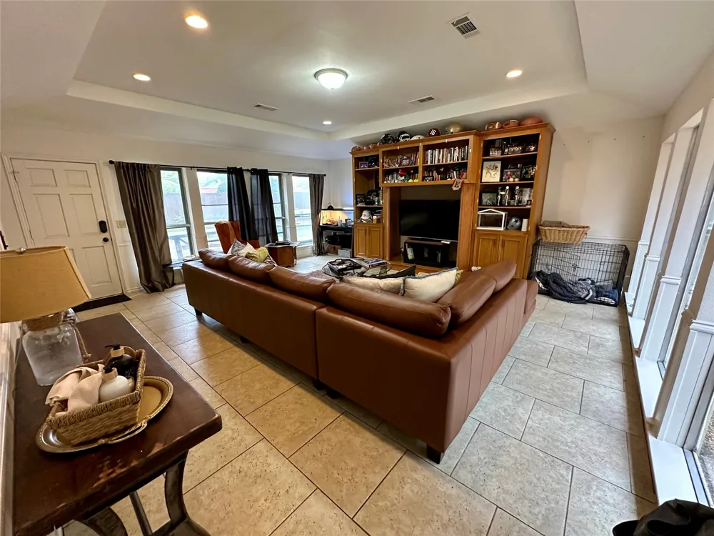 7145 Crooked Oak Drive Dallas, TX 75248