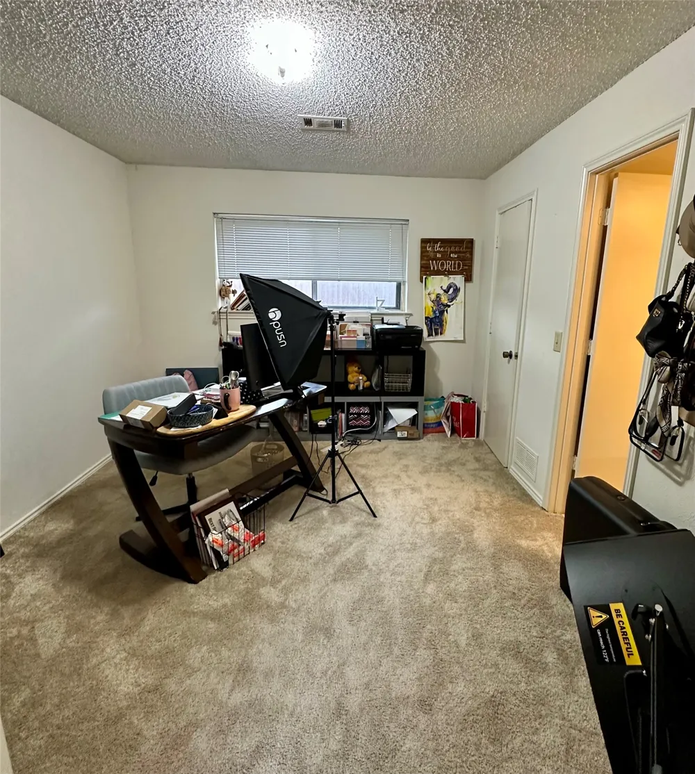 7145 Crooked Oak Drive Dallas, TX 75248