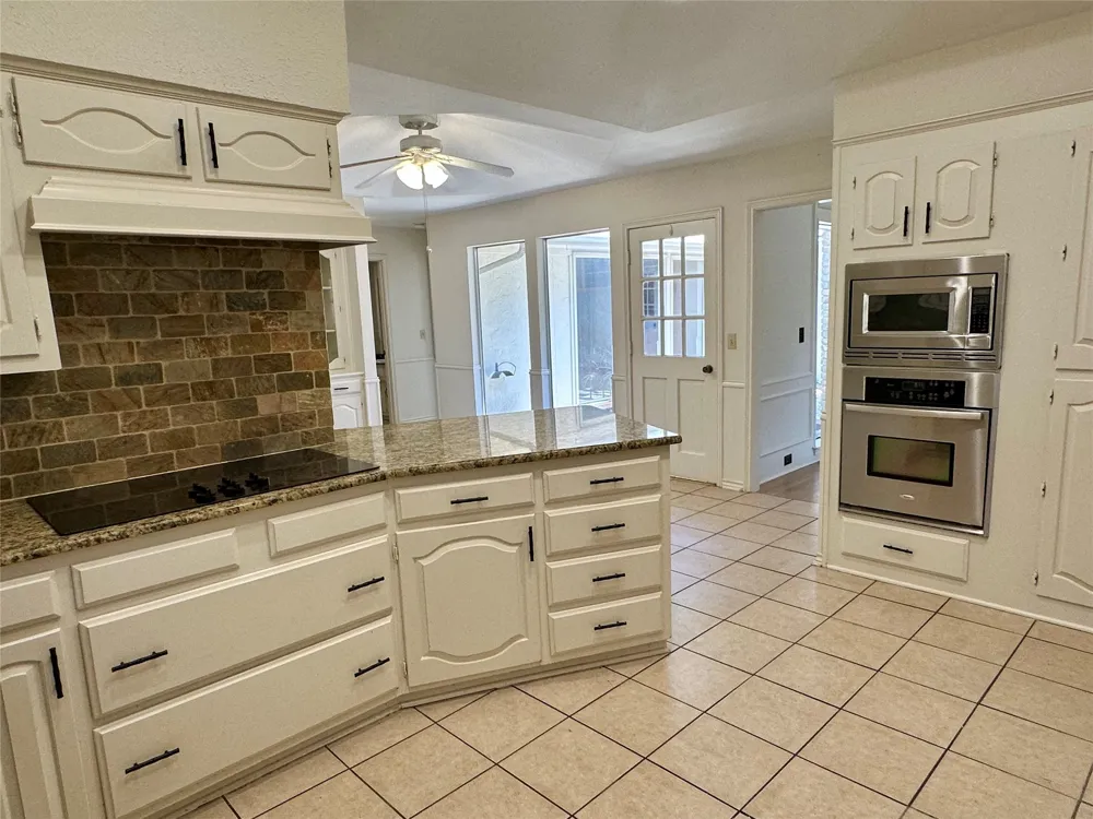7145 Crooked Oak Drive Dallas, TX 75248