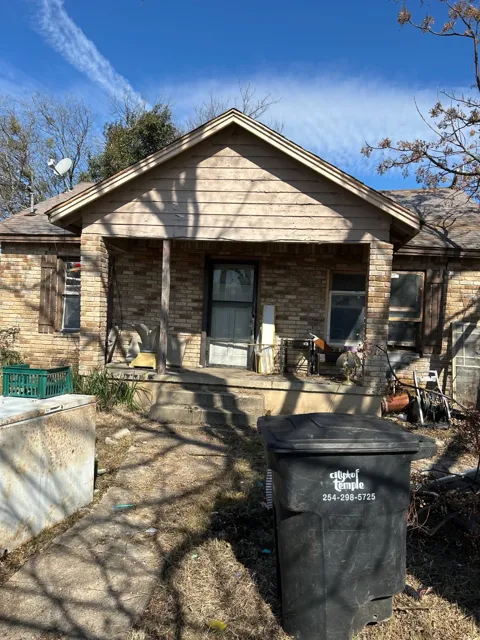 1701 E Leon Street