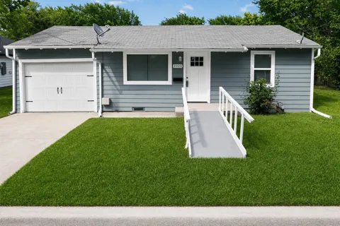 2020 Laura Street