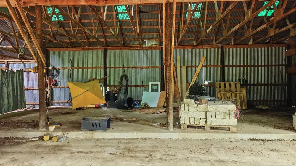 9015 US Highway 69 Bells, TX 75414