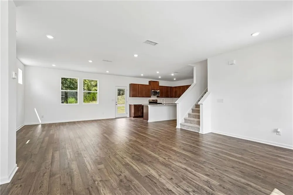 225 Groveton Court Euharlee, GA 30145