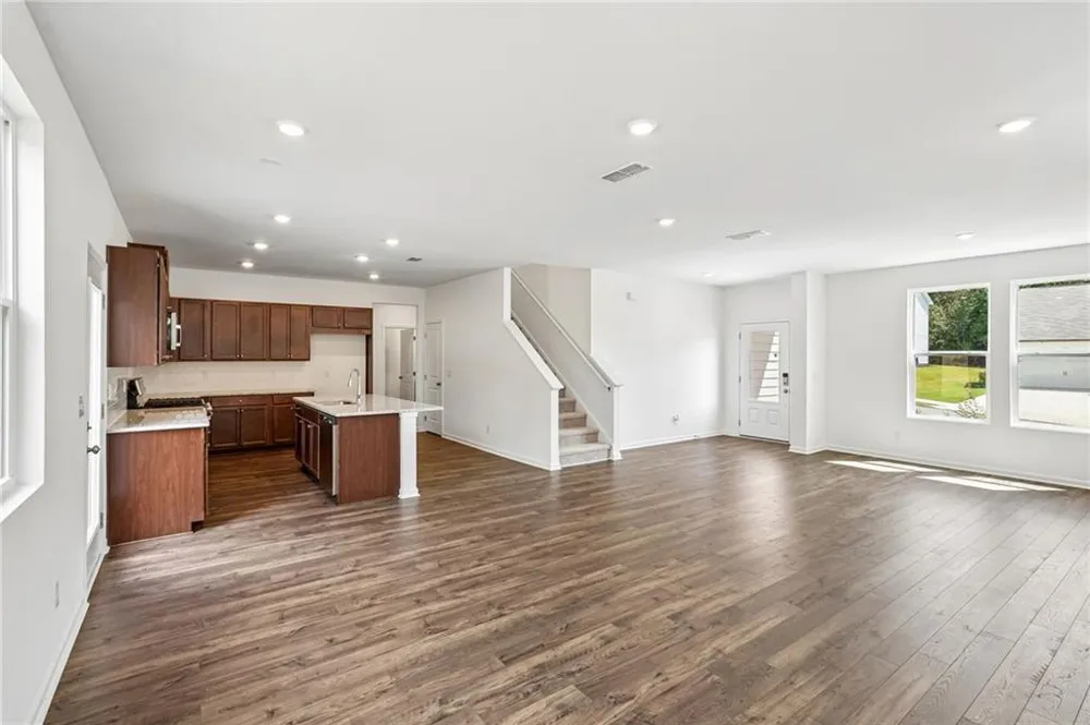 225 Groveton Court Euharlee, GA 30145