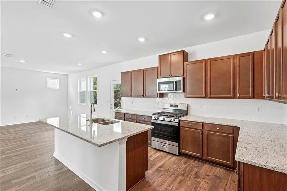 225 Groveton Court Euharlee, GA 30145