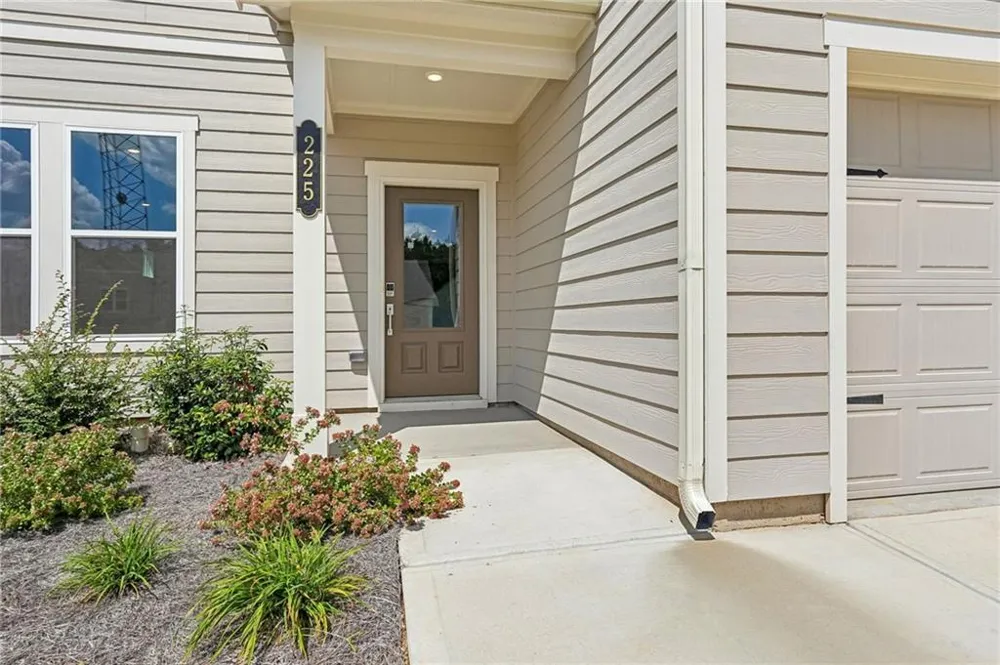 225 Groveton Court Euharlee, GA 30145