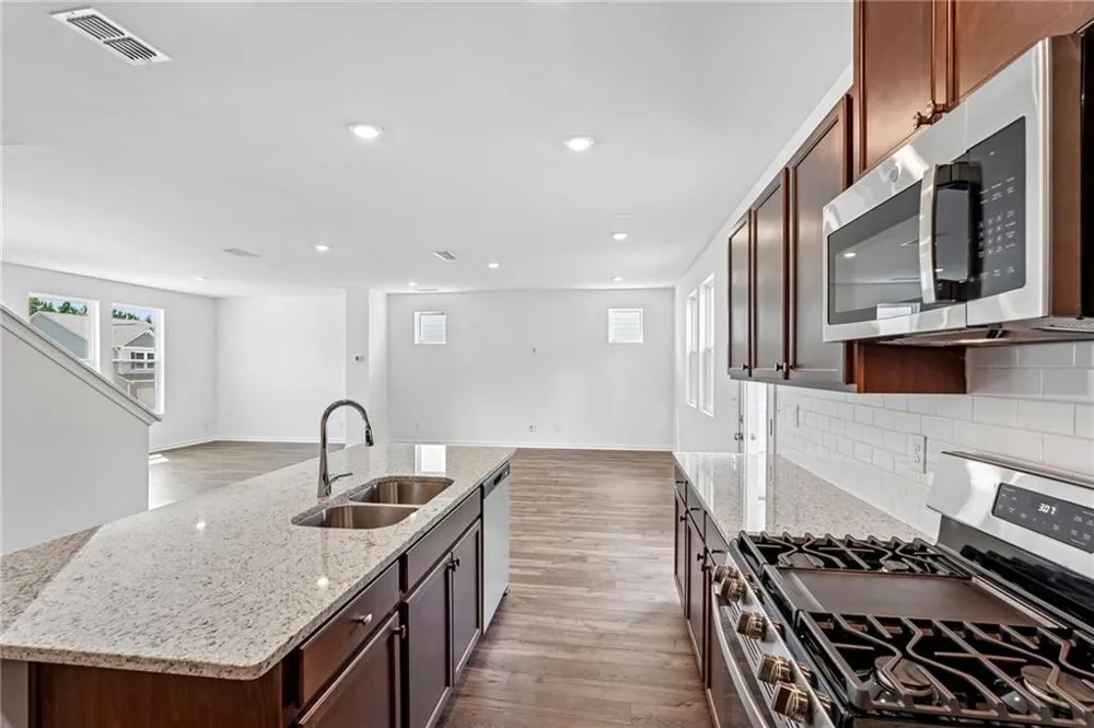 225 Groveton Court Euharlee, GA 30145