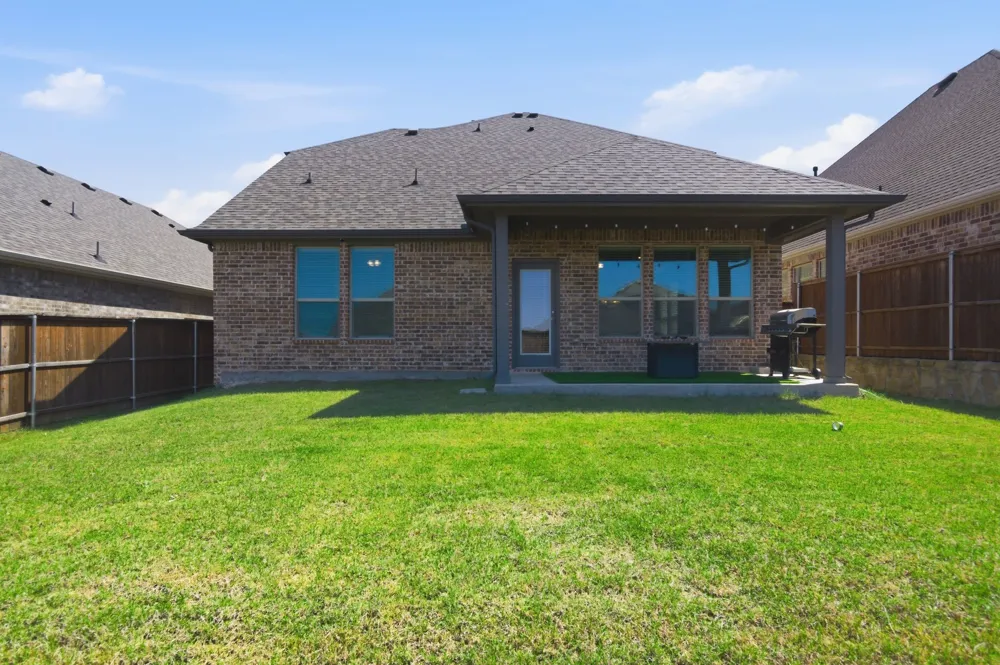 4727 Bluffview Drive Haltom City, TX 76137