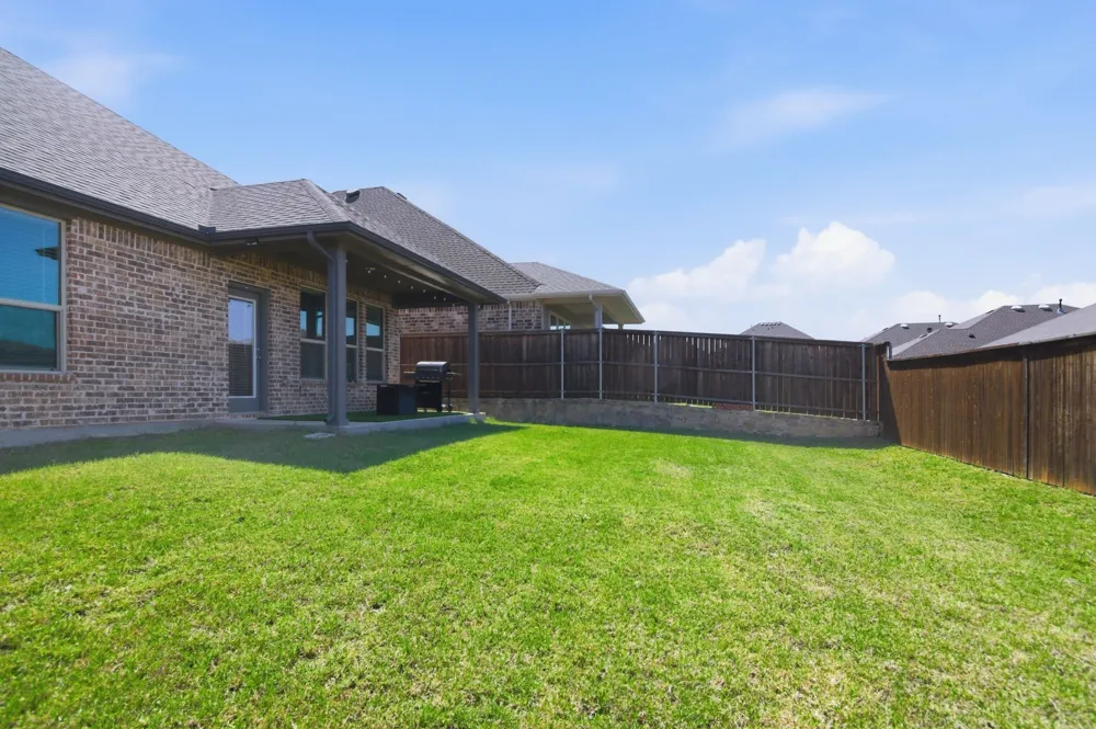 4727 Bluffview Drive Haltom City, TX 76137