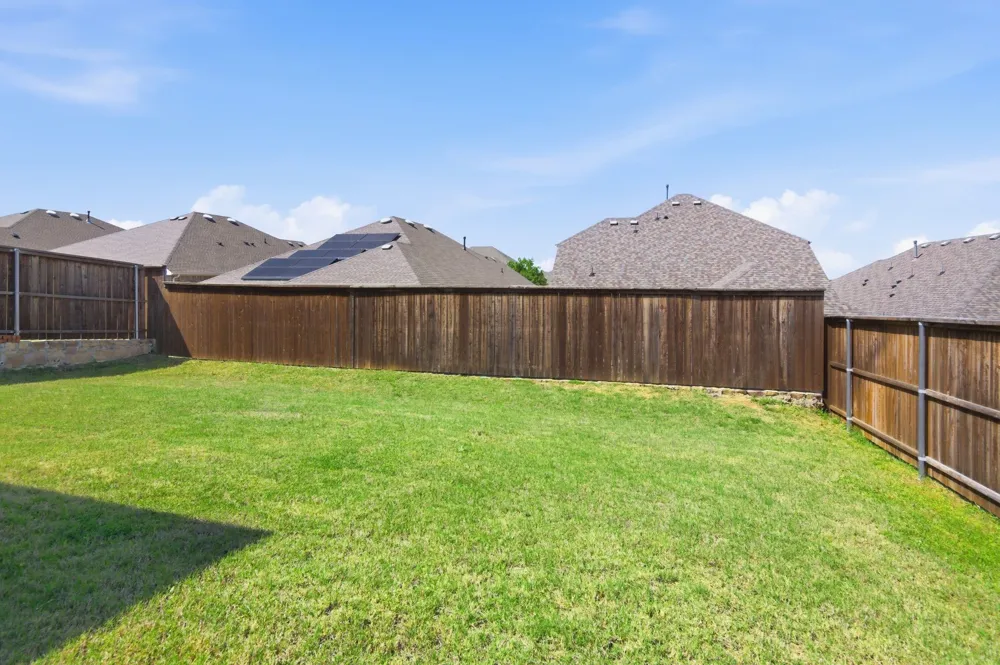 4727 Bluffview Drive Haltom City, TX 76137